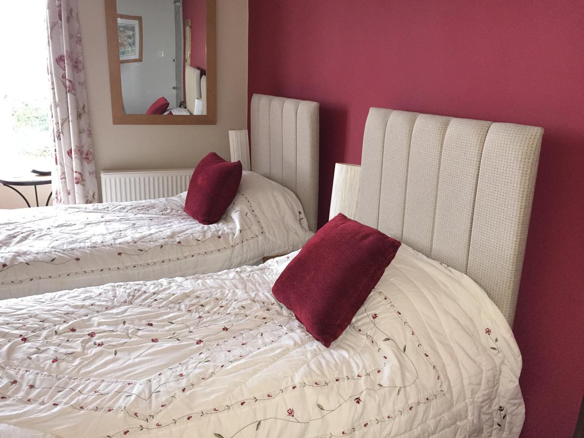 North Walk House Bed & Breakfast Линтън Екстериор снимка