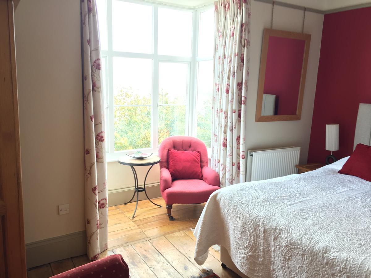 North Walk House Bed & Breakfast Линтън Екстериор снимка