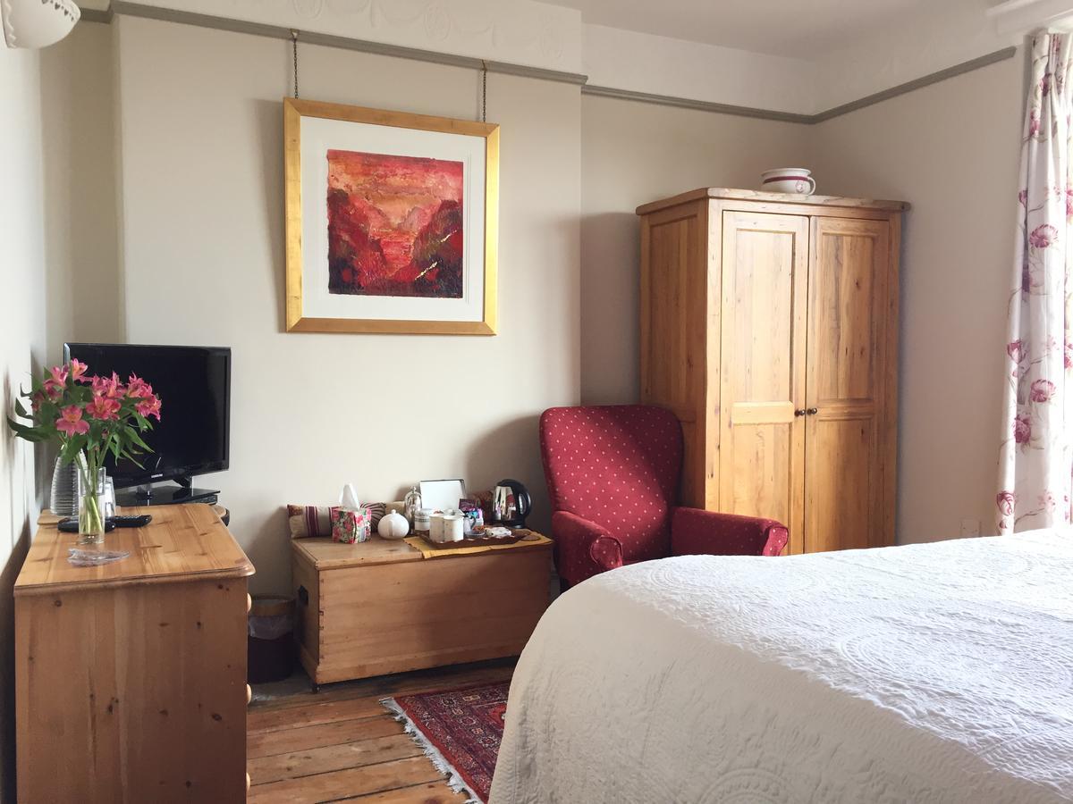 North Walk House Bed & Breakfast Линтън Екстериор снимка