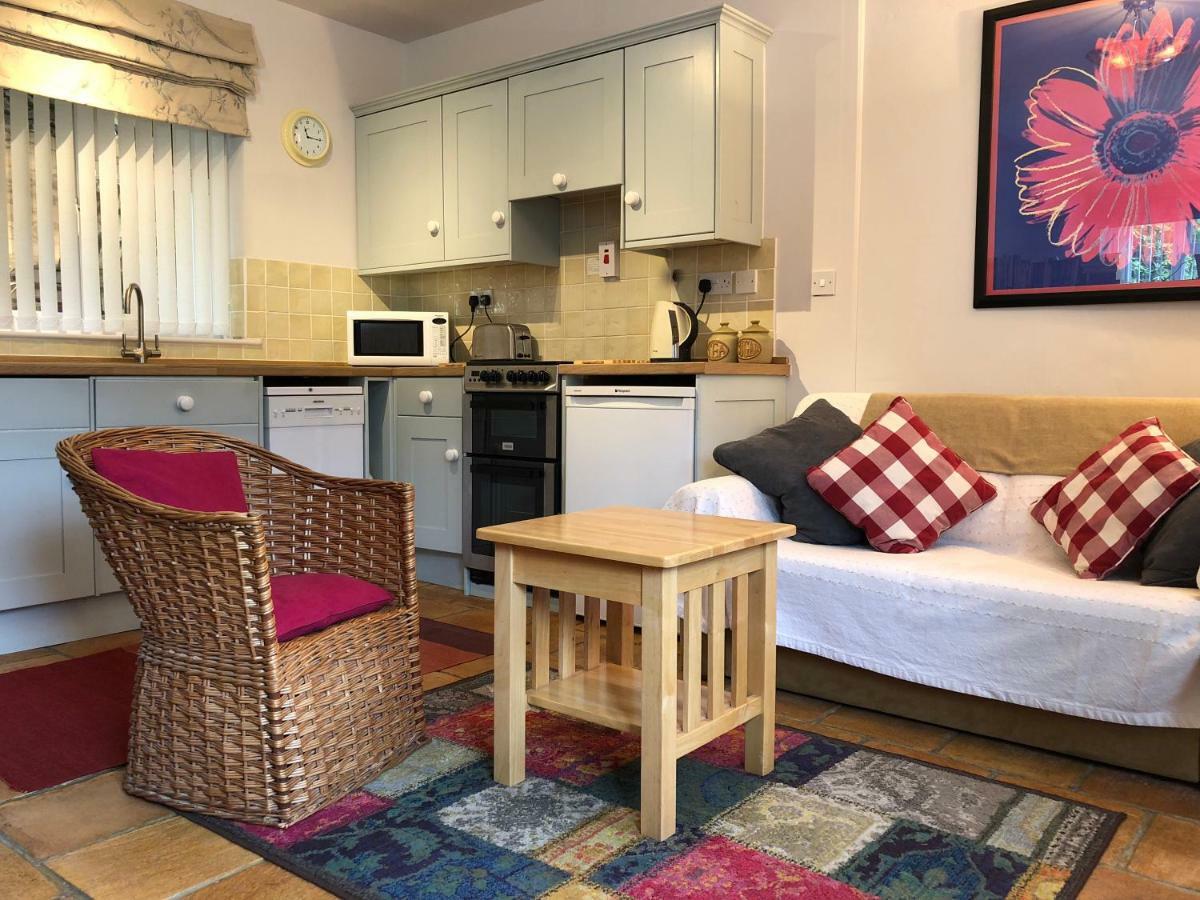 North Walk House Bed & Breakfast Линтън Екстериор снимка